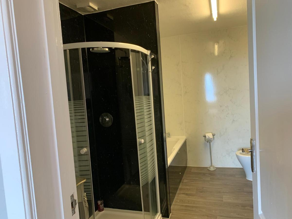 "Room Only" At Wetherby Nairn Exteriör bild