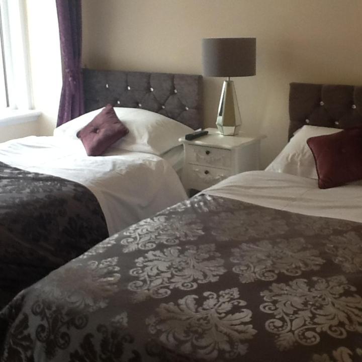 "Room Only" At Wetherby Nairn Rum bild
